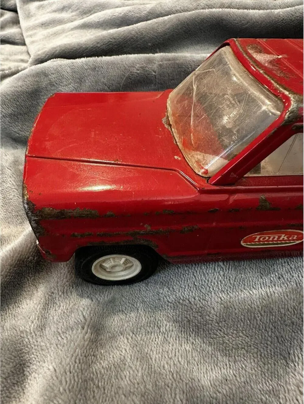 Vintage 1960's Tonka Red Jeep Wagoneer Pressed Steel Toy Truck 9